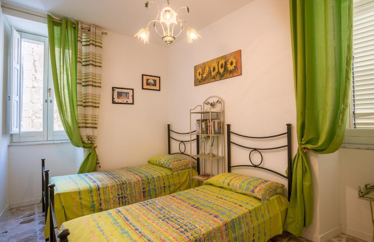 Maniace Sea View Apartment By Ortigia Apartments Сиракуза Екстериор снимка